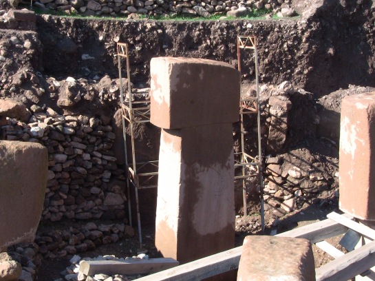 T-shaped pillar.