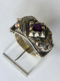 Lion / Mask ring: silver, amethyst